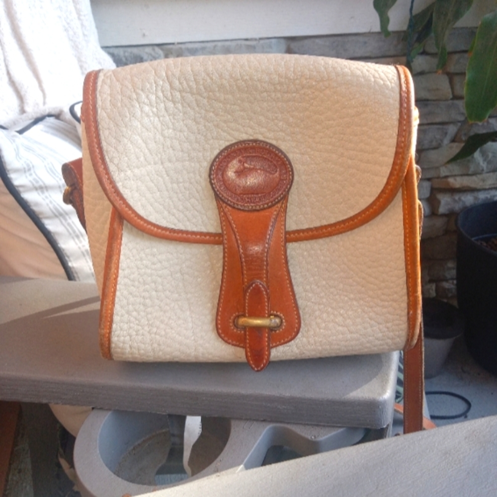 Vintage Dooney & Bourke small Essex crossbody bag GUC
